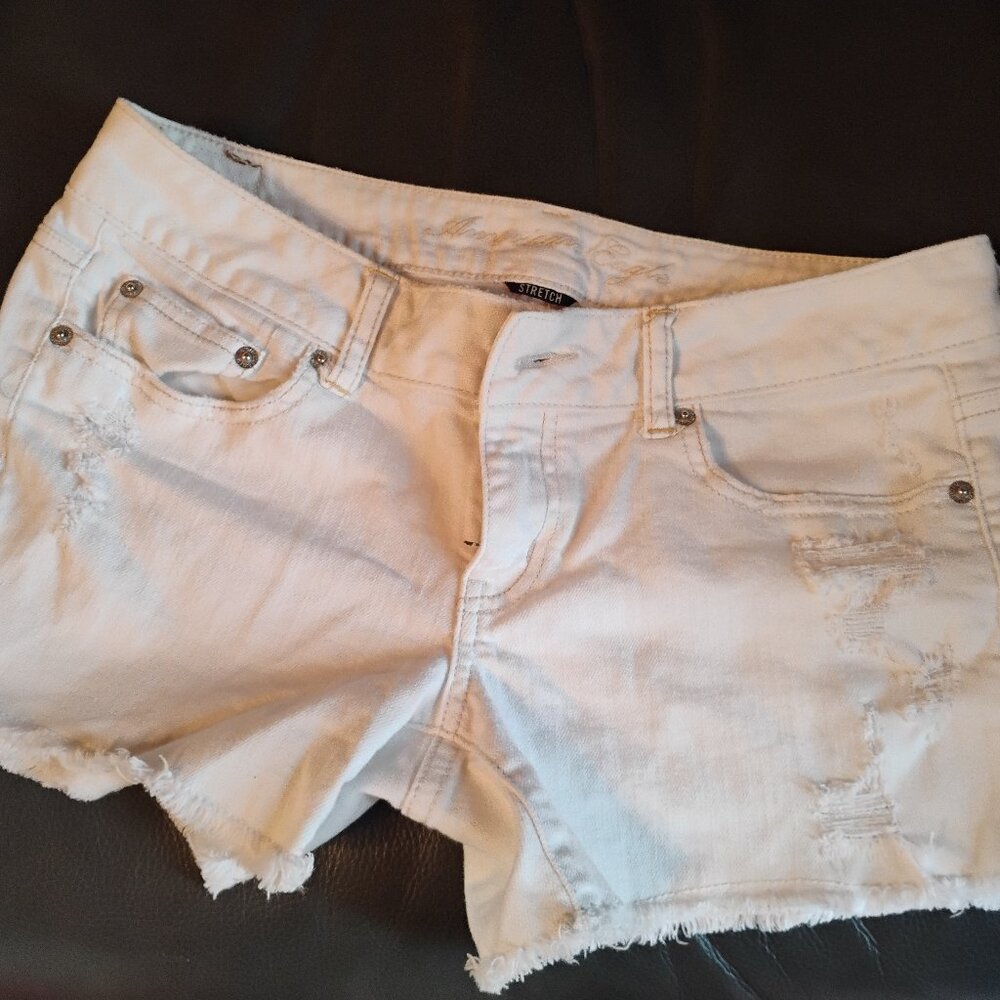 American Eagle white demin shorts